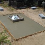 萩市地域墓地で洋墓の基礎工事を行いました。